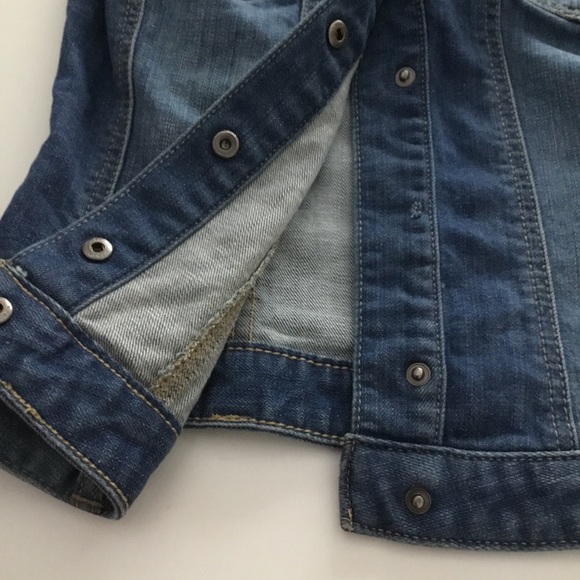 LOVELY BOSTON PROPER DENIM CROP VEST - Picture 8 of 10